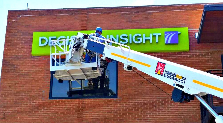 Decision Insight Inaugurates HQ with New Logo and Sign